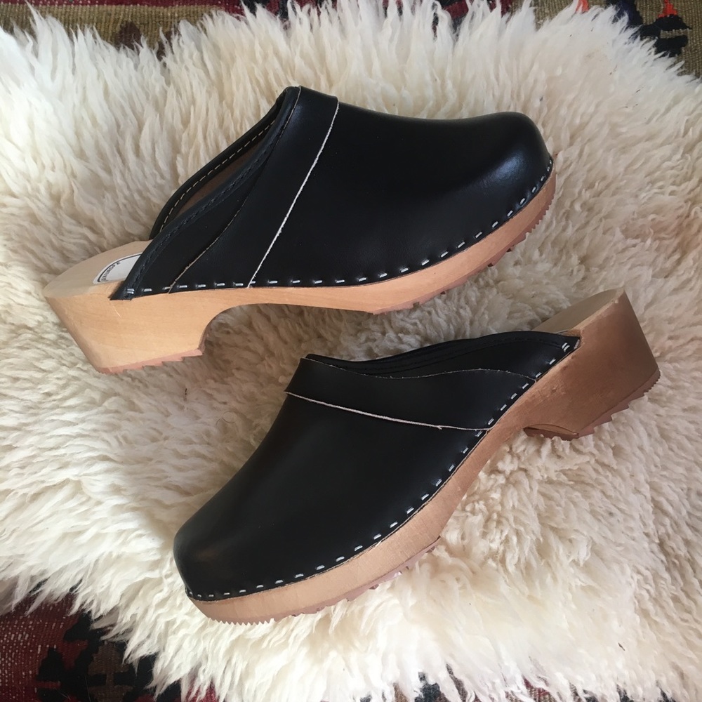 NEW Bjork black Swedish style clogs size 40